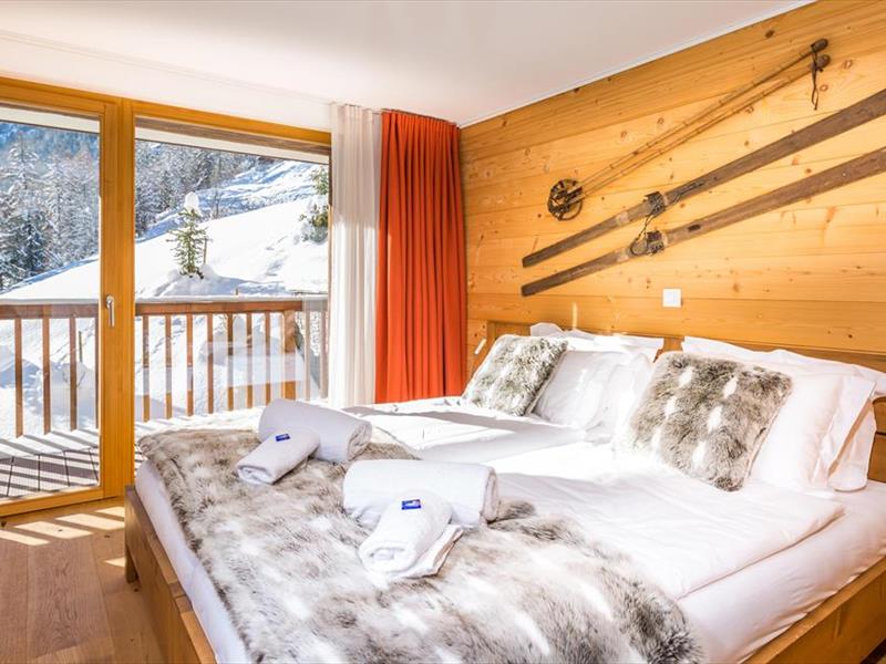 Mrs Miggins - Grimentz