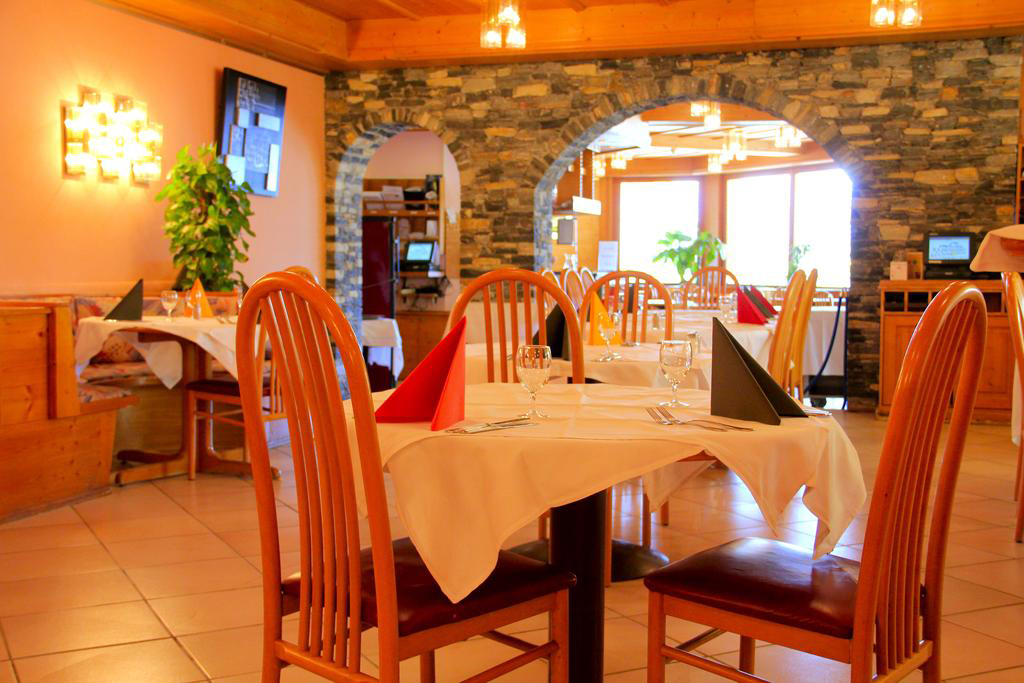 Restaurant / Bar at the Bains d'Ovronnaz